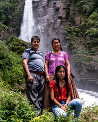 Wilfredo Calisaya and his family at Rincón del Tigre in Taypiplaya